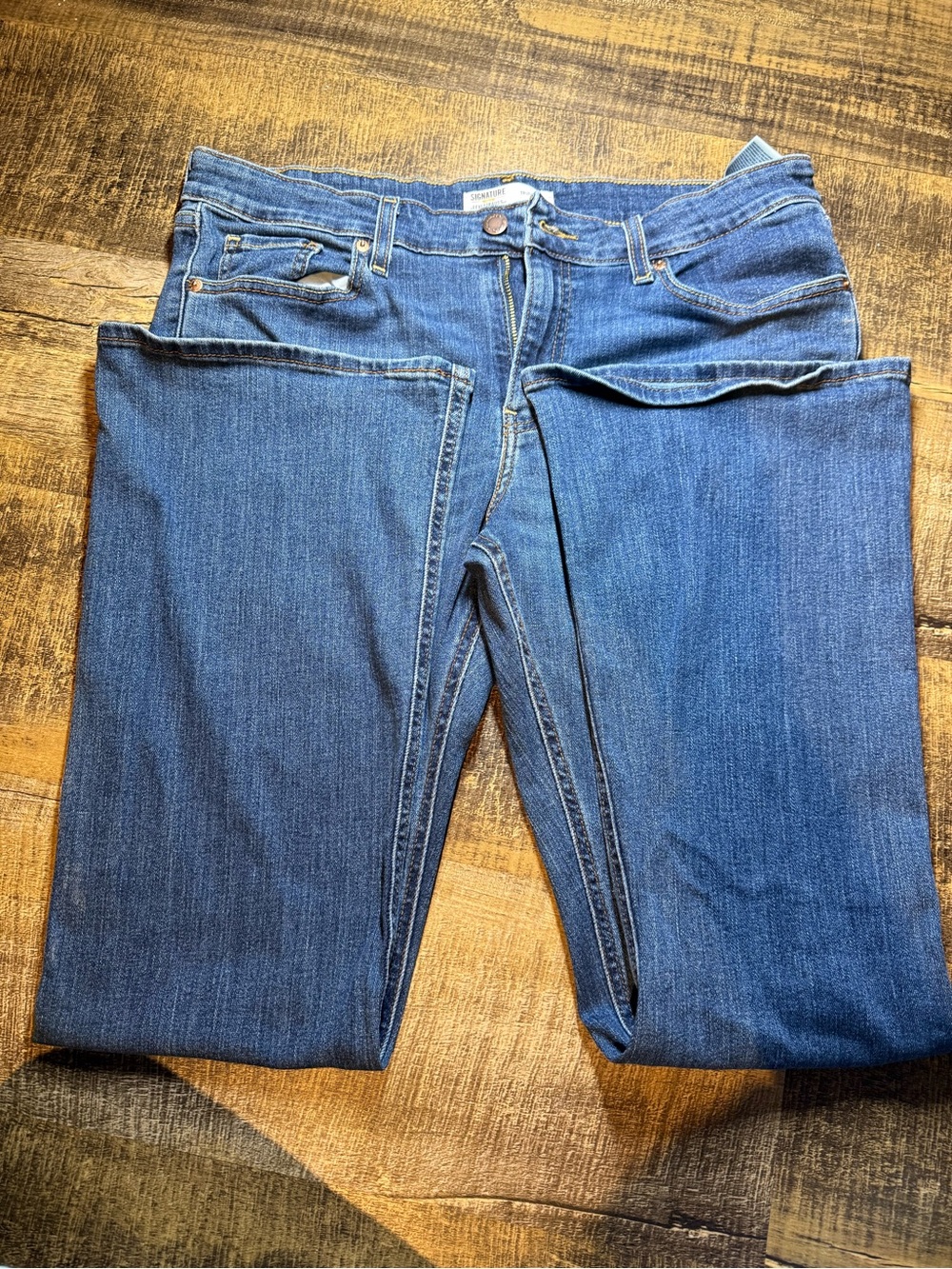 Signature by Levi Strauss Mid Blue boot-cut Women's Jeans